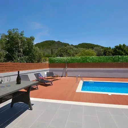 Bratou Villa