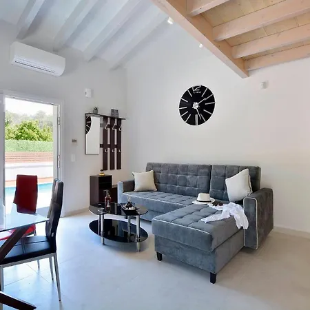 Villa Bratou *